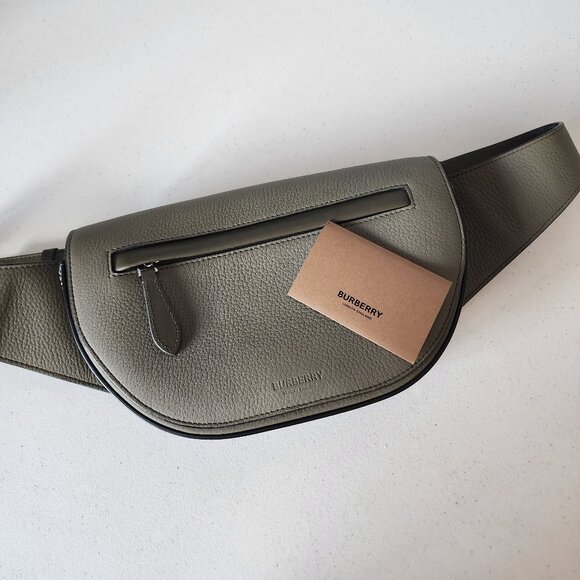 Buberry Bum/Sling Bag "LIKE NEW" - Picture 2 of 16